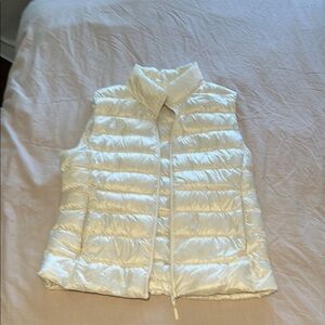 Uniqlo White Quilted Puffer Vest